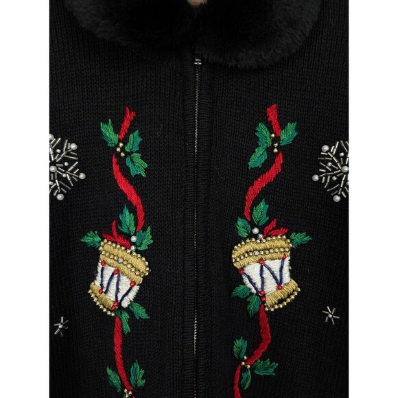 VJ Woman Black Christmas Nutcracker Drum Snowflakes Fur Collar Zip Sweater 2X - Picture 6 of 14